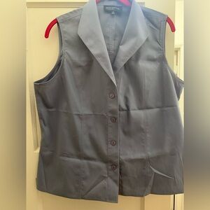 Jones New York Sleeveless Button-Front Top